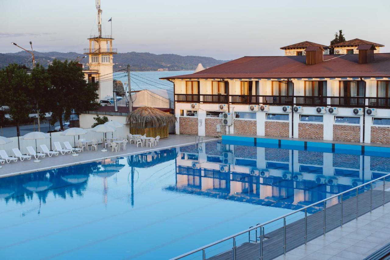 Dem Hotel Sukhumi Exterior foto