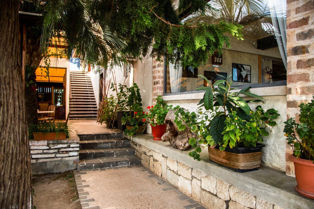Dem Hotel Sukhumi Exterior foto