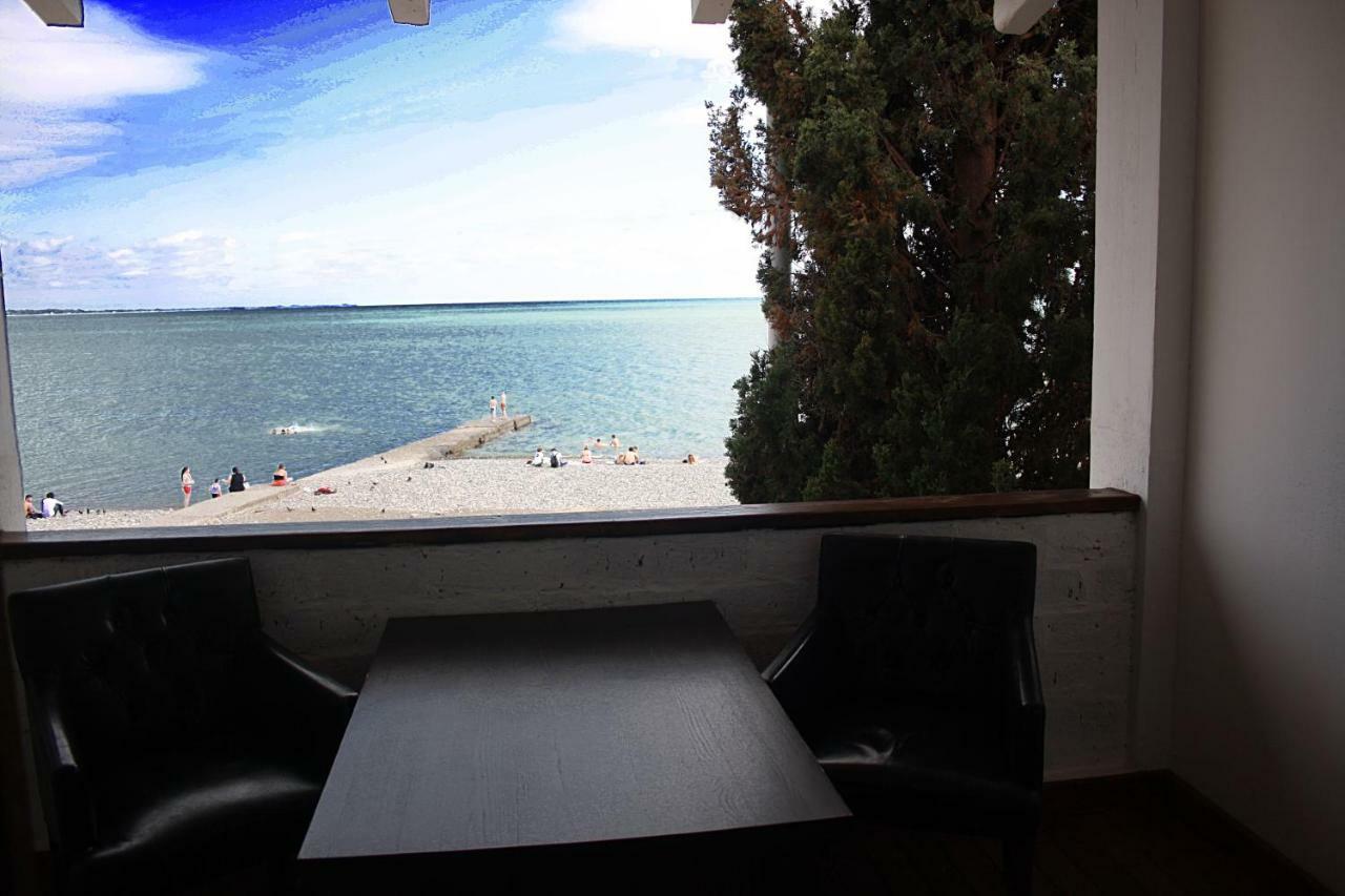 Dem Hotel Sukhumi Exterior foto